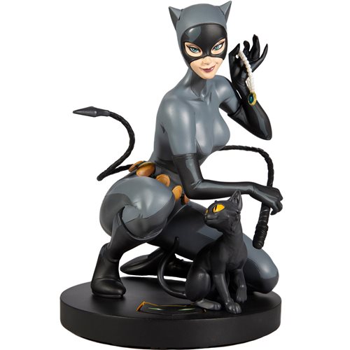 DC Designer Series Catwoman by Stanley Lau Statue 