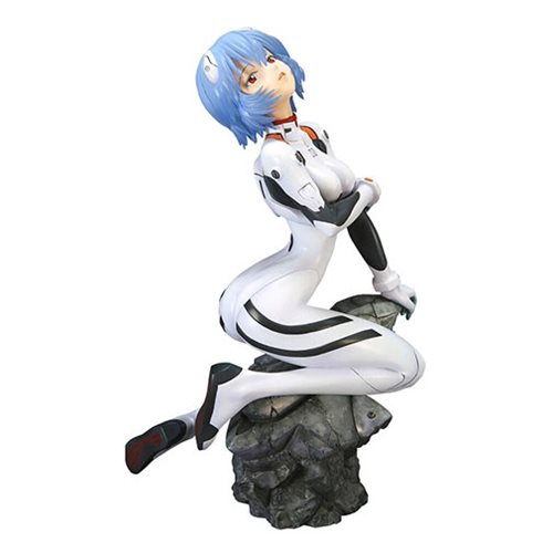 rei figurine