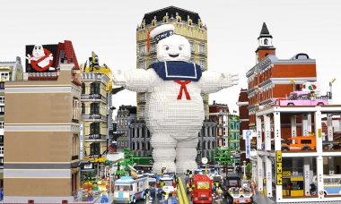 Giant Lego Stay Puft Marshmallow Man Destroys New York