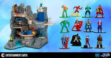 The Justice League and the Batcave in Nano Metalfigs Form? You Bet!