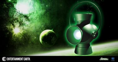 Light up Your Green Lantern Collection with This Brilliant Power Battery and Ring Prop Replica